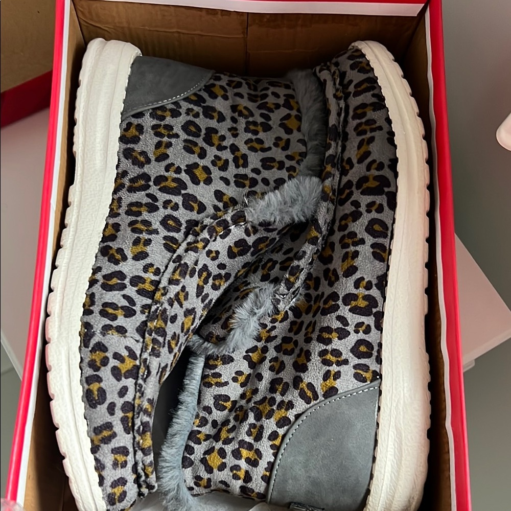 Ocean + Coast Women's Grey Leopard Shoes